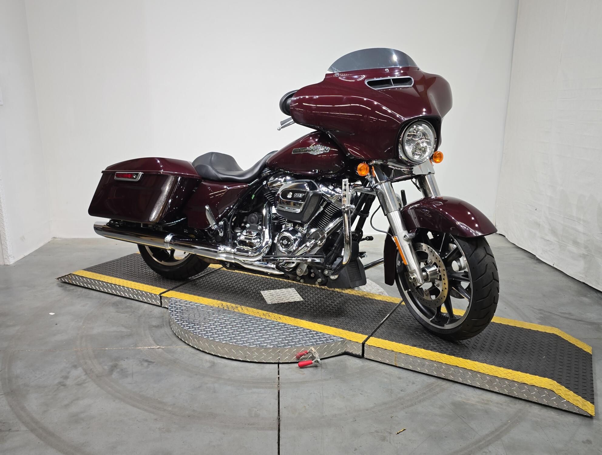 FLHX 2022 Street Glide<sup>®</sup>