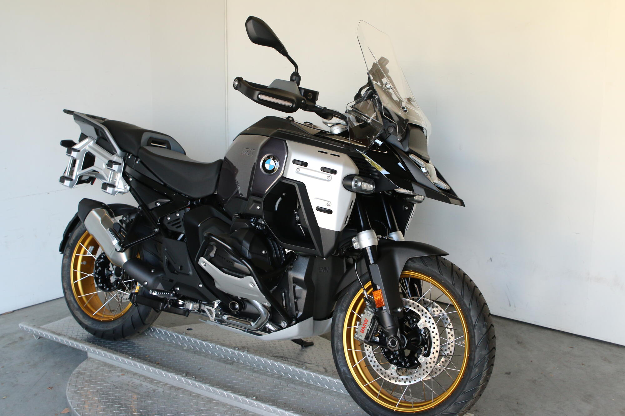 2026 BMW Motorrad R 1300 GS Adventure