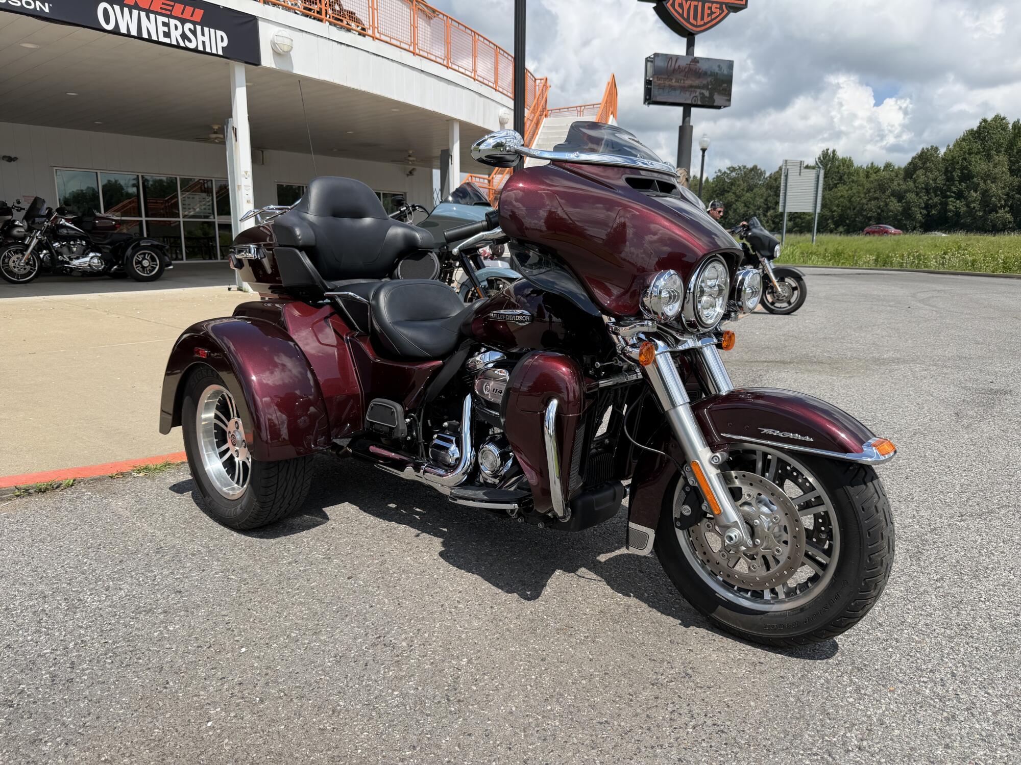 2019 Harley-Davidson® Tri Glide® Ultra Twisted Cherry