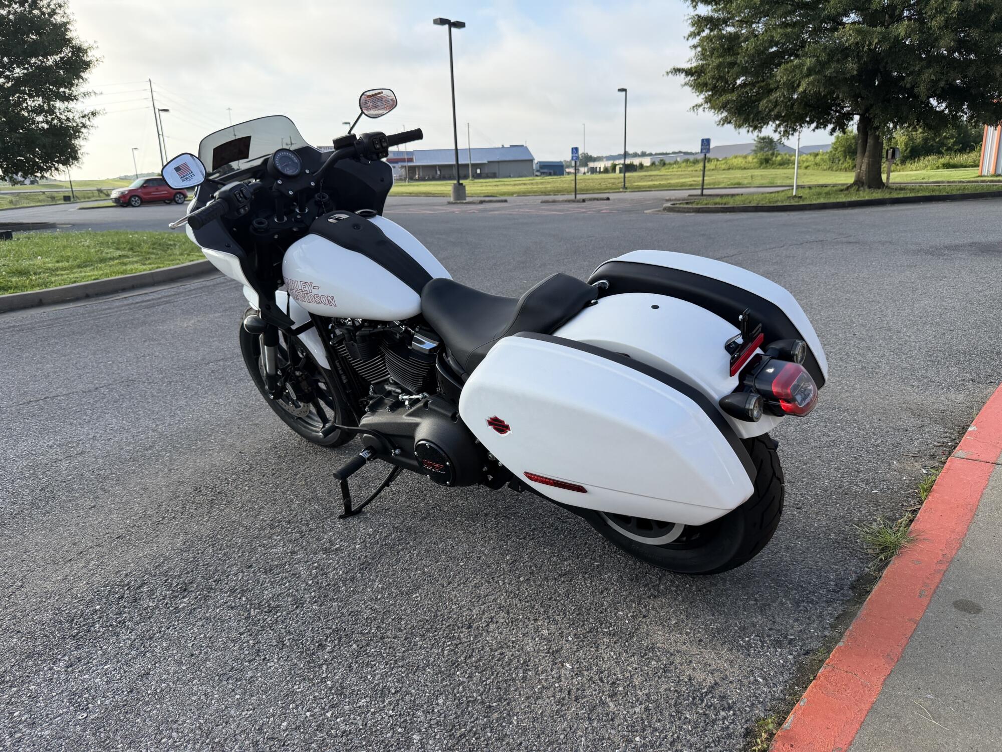2026 Harley-Davidson® Low Rider™ ST White Onyx Pearl Black Trim, photo 8
