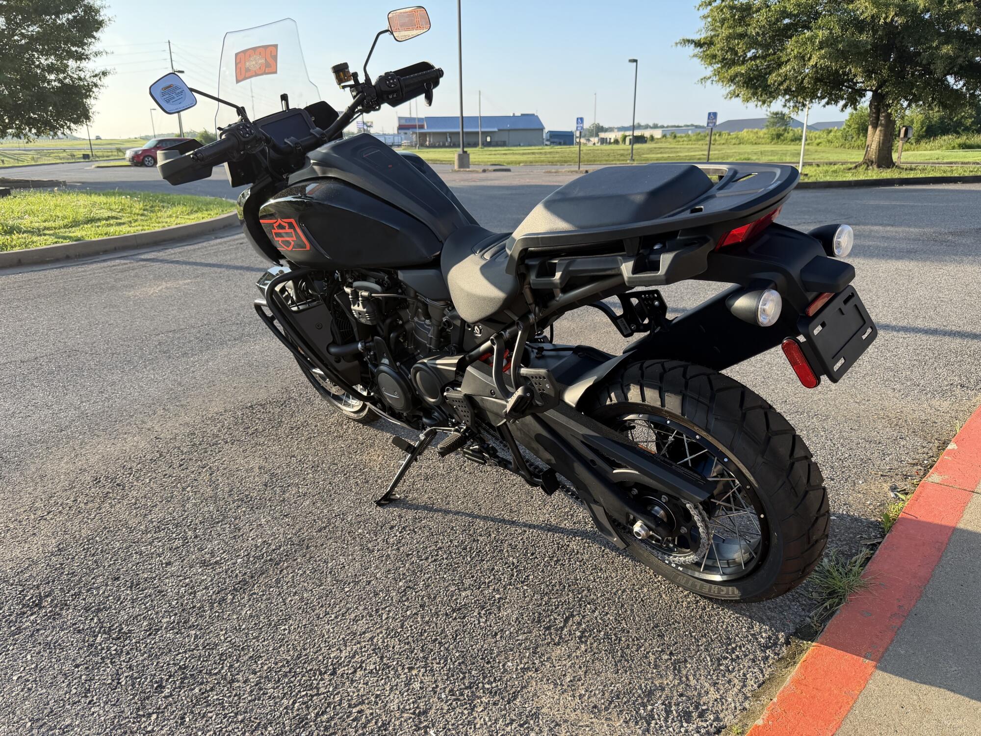 2026 Harley-Davidson® Pan America® 1250 Special Vivid Black, photo 8