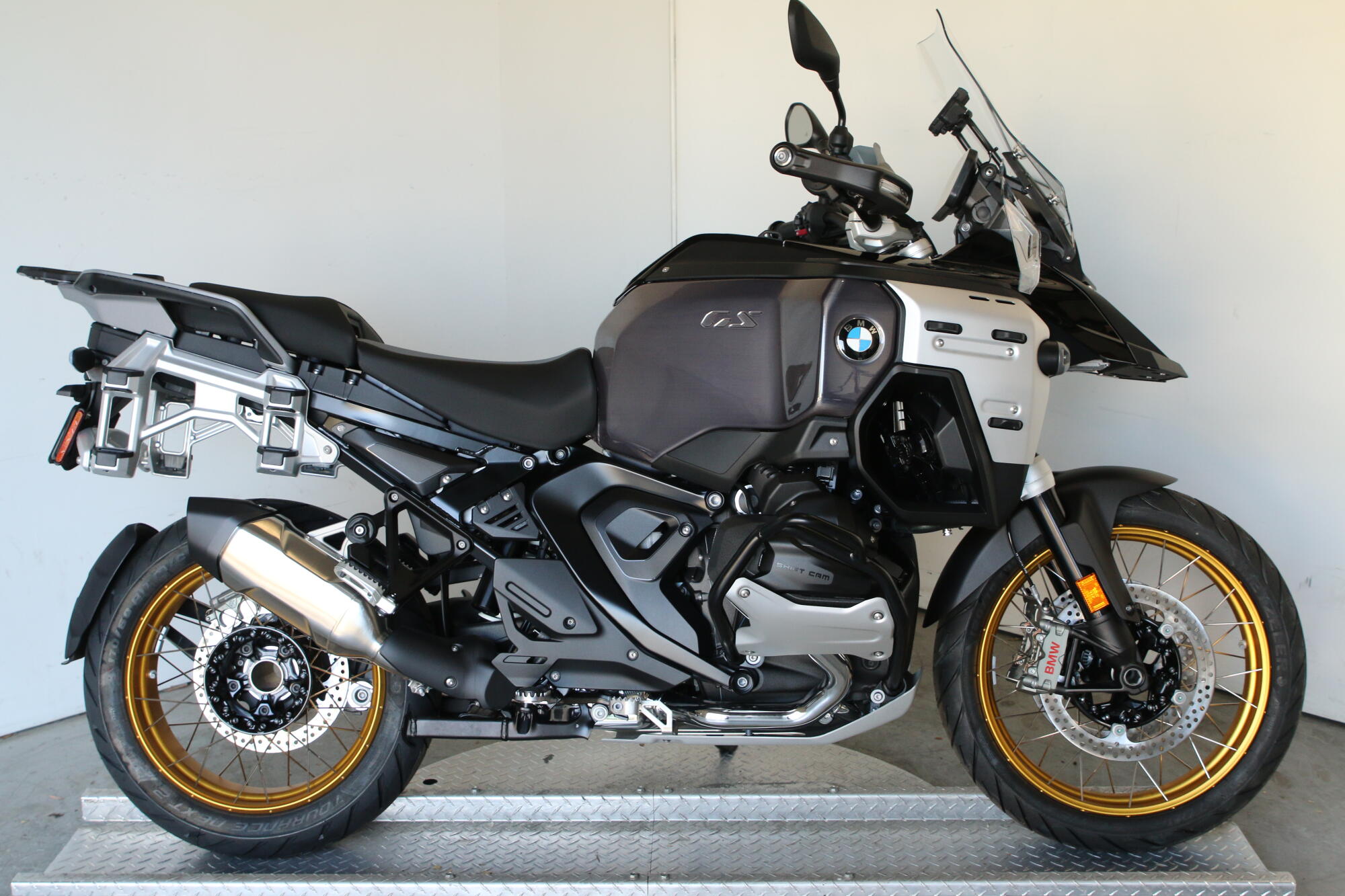 2026 BMW Motorrad R 1300 GS Adventure, photo 2