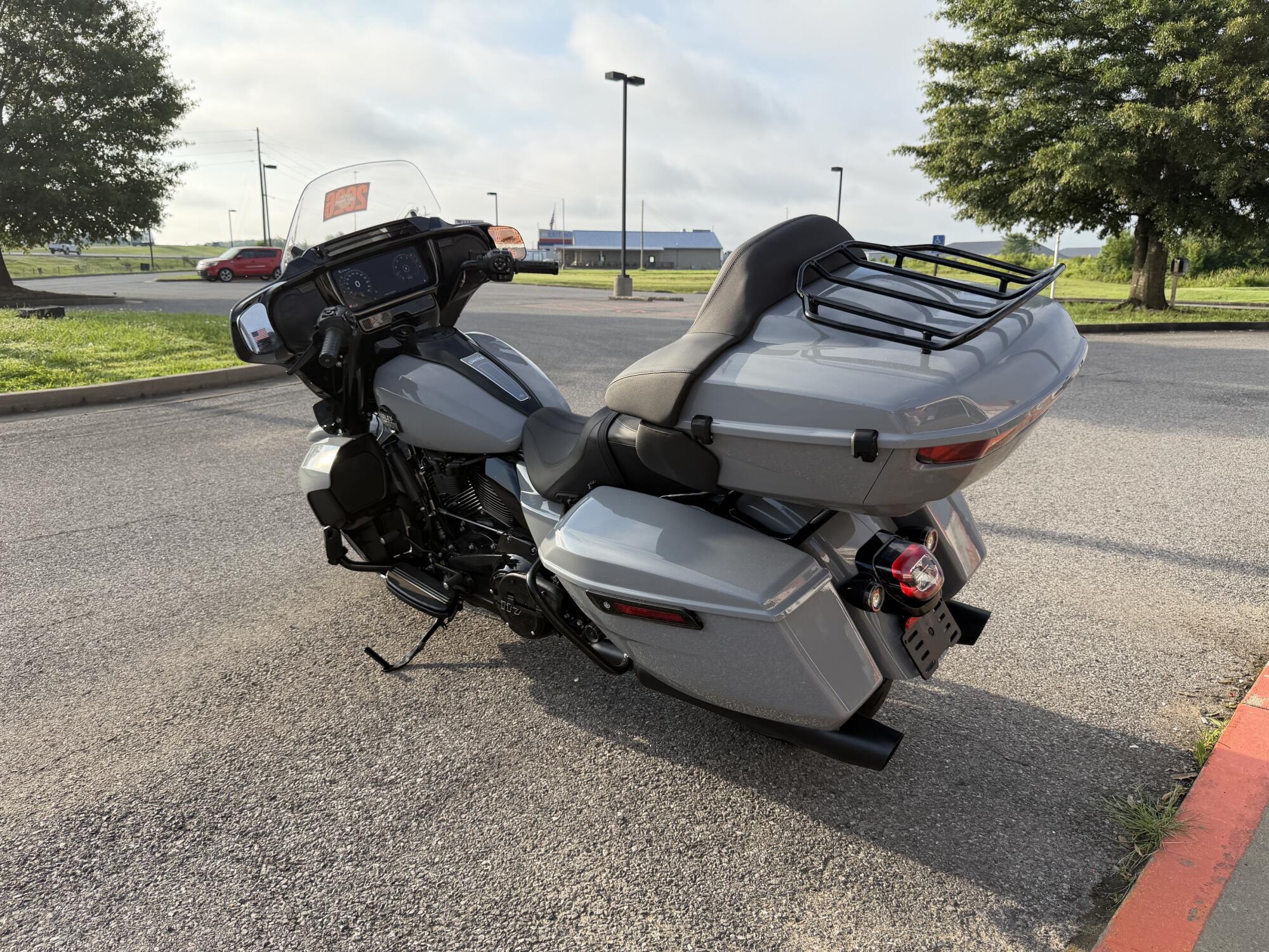 2026 Harley-Davidson® Street Glide Limited Dark Billiard Gray, photo 8