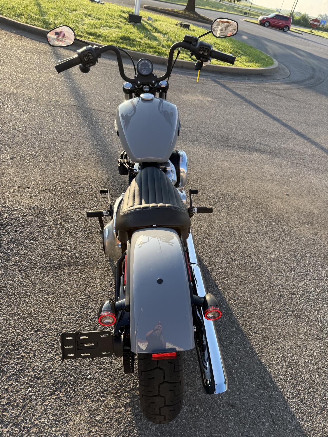 2026 Harley-Davidson® Street Bob® Solo Dark Billiard Gray, photo 9