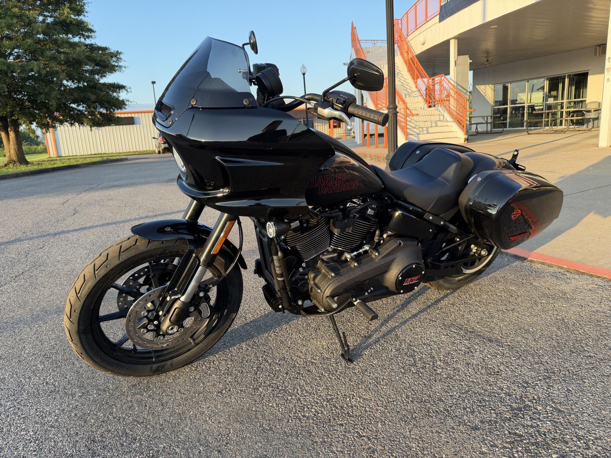 2026 Harley-Davidson® Low Rider™ ST Vivid Black Black Trim, photo 6
