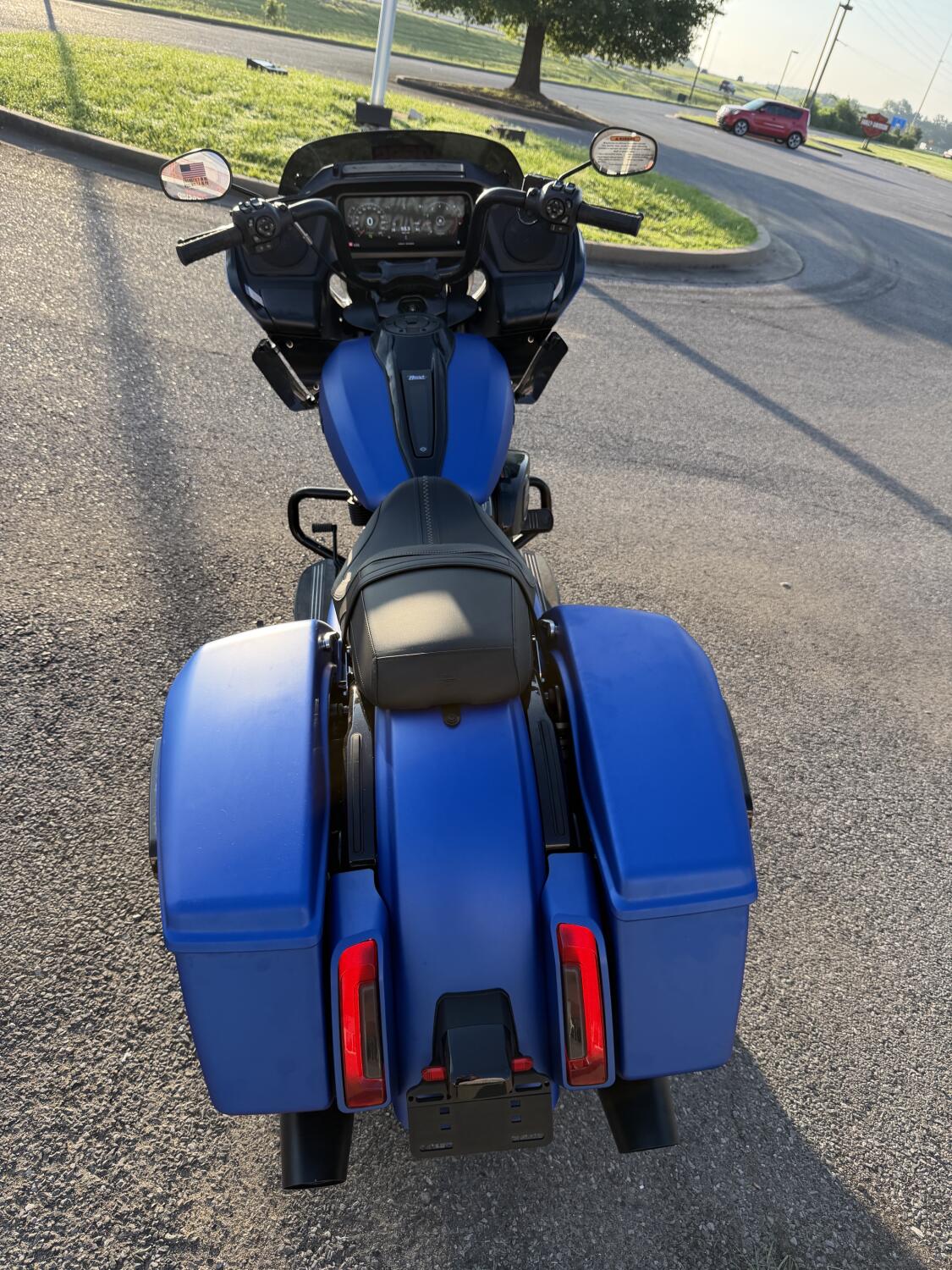 2026 Harley-Davidson® Road Glide™ Aurora Blue Denim Black Trim, photo 9