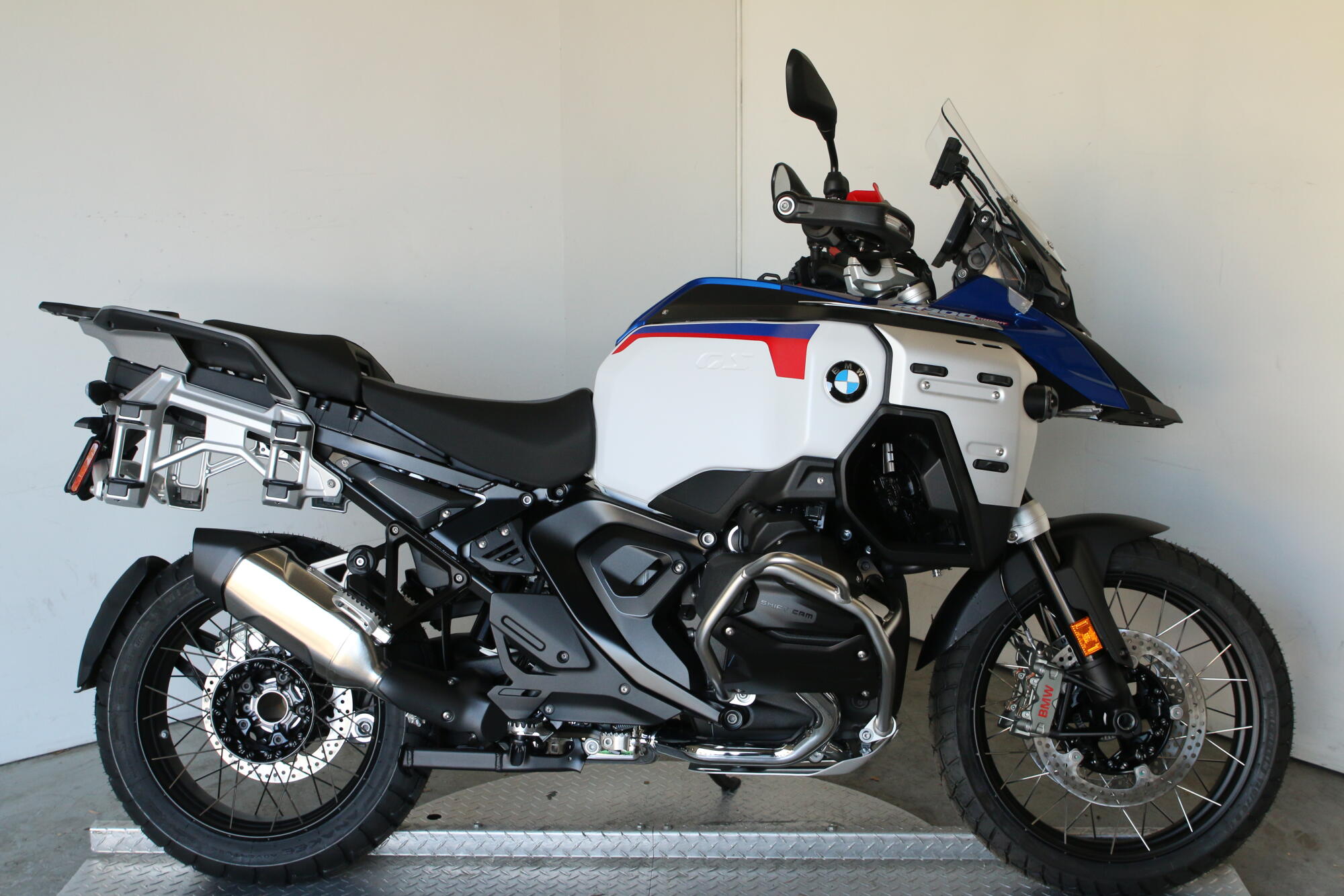 2026 BMW Motorrad R 1300 GS Adventure, photo 2