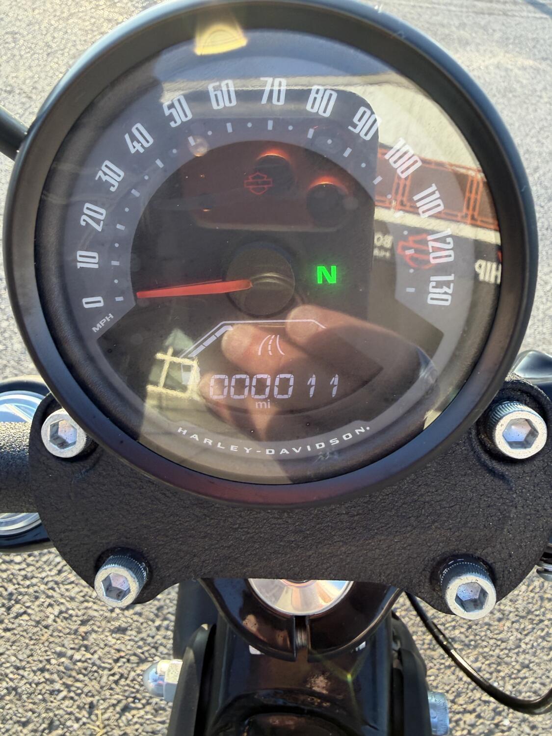 2026 Harley-Davidson® Street Bob® Solo Dark Billiard Gray, photo 10