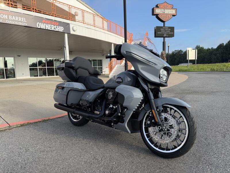 2026 Harley-Davidson® Street Glide Limited Dark Billiard Gray