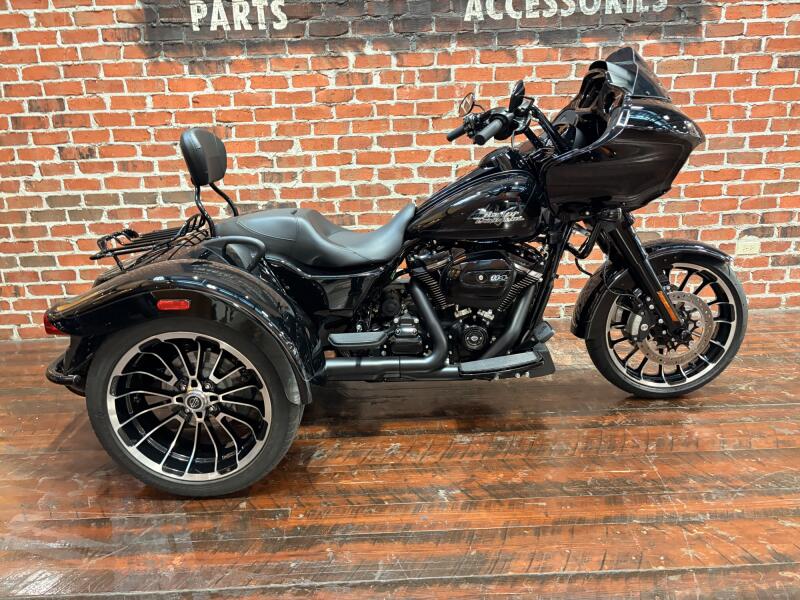 FLTRT 2025 Road Glide® 3