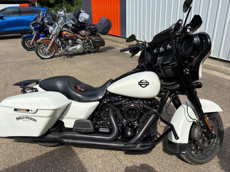 2018 Harley-Davidson® Street Glide® Special Bonneville Salt Denim