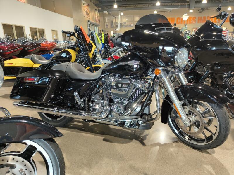 2023 Harley-Davidson® Street Glide® Vivid Black
