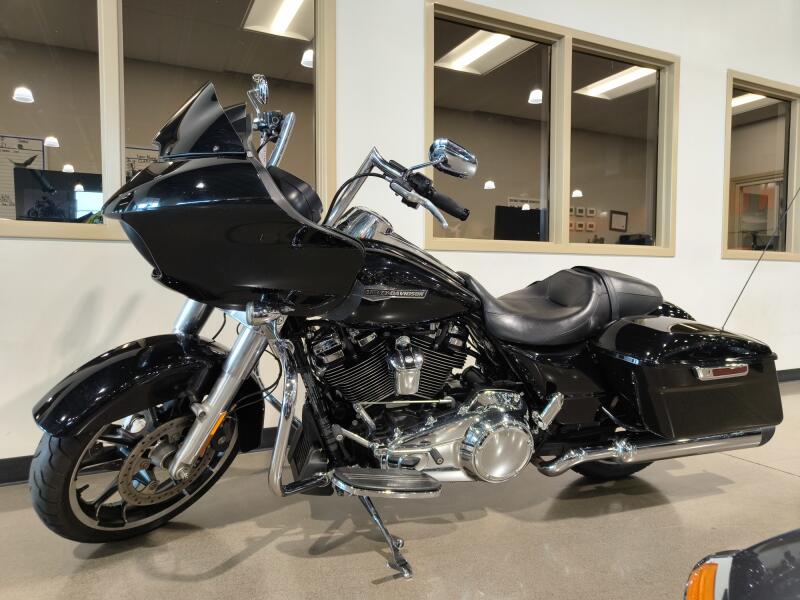 2021 Harley-Davidson® Road Glide® Vivid Black