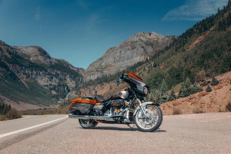 2026 Harley-Davidson® CVO Street Glide Torched Orange CVO Tri-Tone