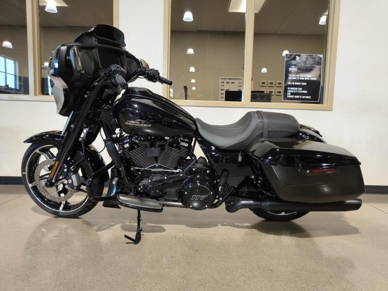 2026 Harley-Davidson® Street Glide® Vivid Black