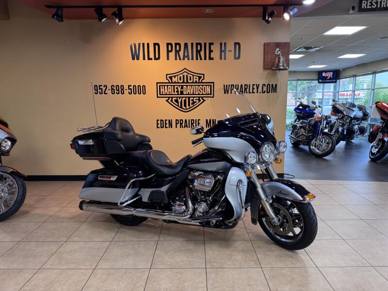 2019 Harley-Davidson® Ultra Limited Midnight Blue/Barracuda Silver
