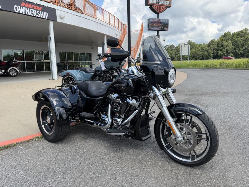 2021 Harley-Davidson® Freewheeler® Vivid Black