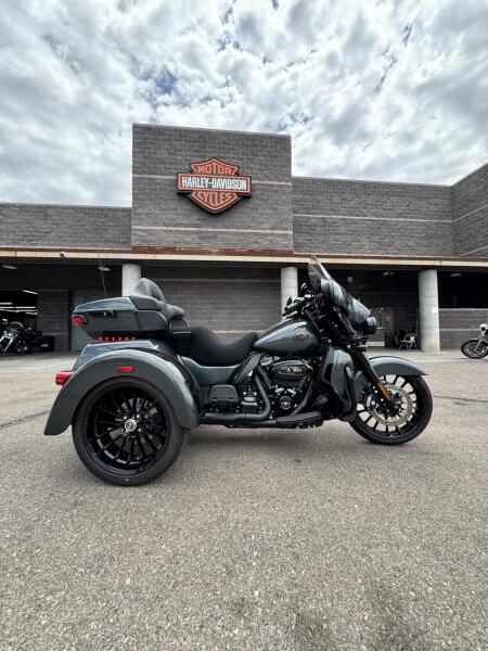 FLHTCUTG 2025 Tri Glide® Ultra