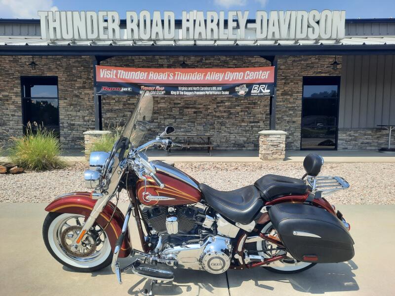 2014 Harley-Davidson® CVO™ Softail® Deluxe Crimson Red Sunglo and Ruby Flake with Airflow Graphics