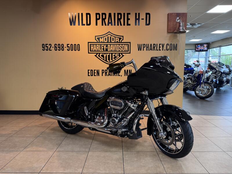 2021 Harley-Davidson® Road Glide® Special Vivid Black