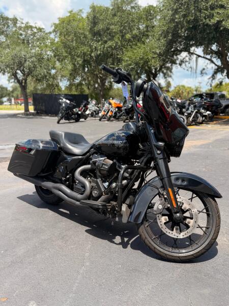 FLHX 2023 Street Glide®