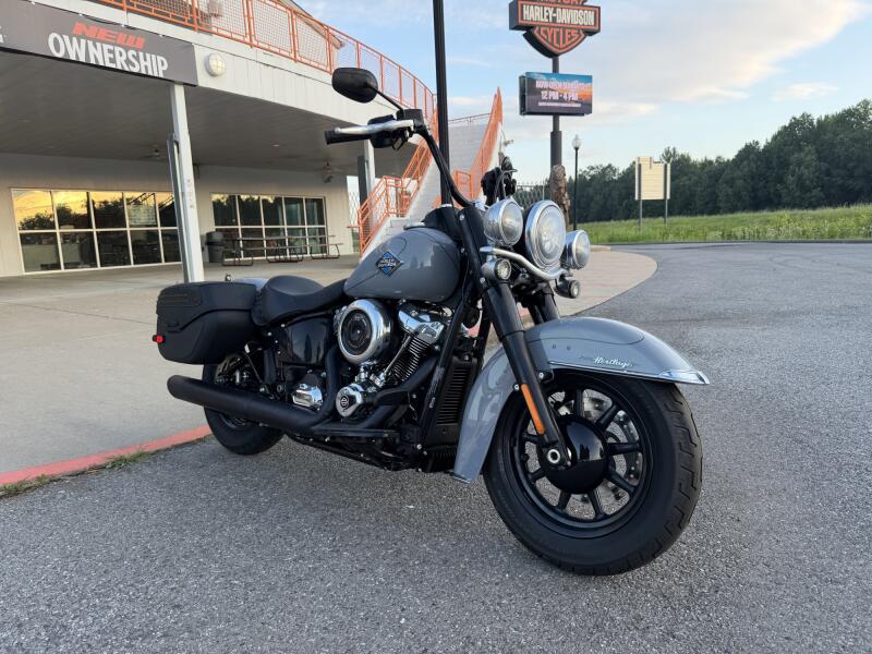 2026 Harley-Davidson® Heritage Classic Solo Dark Billiard Gray