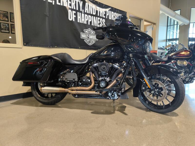 2019 Harley-Davidson® Street Glide® Special Vivid Black