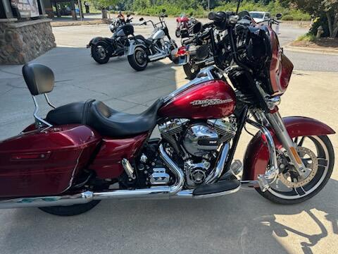 2016 Harley-Davidson® Street Glide® Special Velocity Red Sunglo