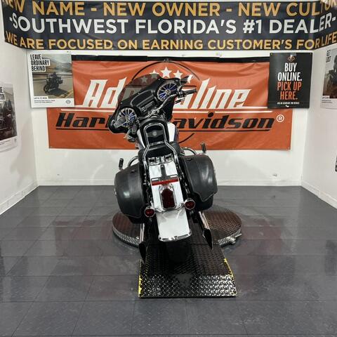 FLSTNI 2005 Softail® Deluxe thumb 1
