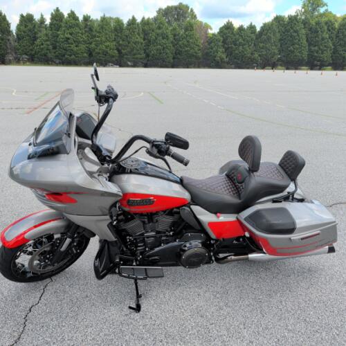 Harley-Davidson® CVO™ Road Glide™ 2023 thumb 3