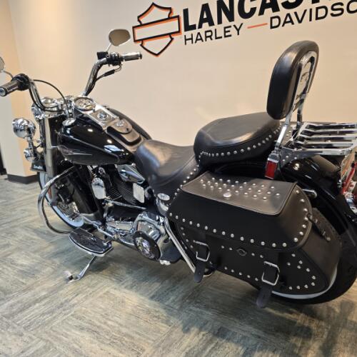2006 Harley-Davidson® Heritage Softail® Classic Vivid Black FLSTCI thumb 0
