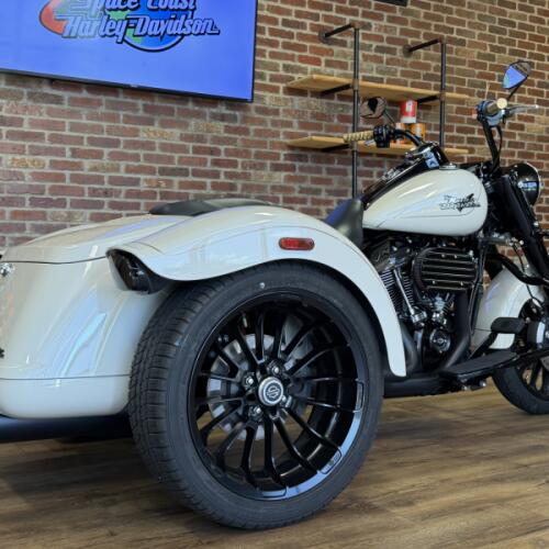 Harley-Davidson® Freewheeler® 2023 thumb 3