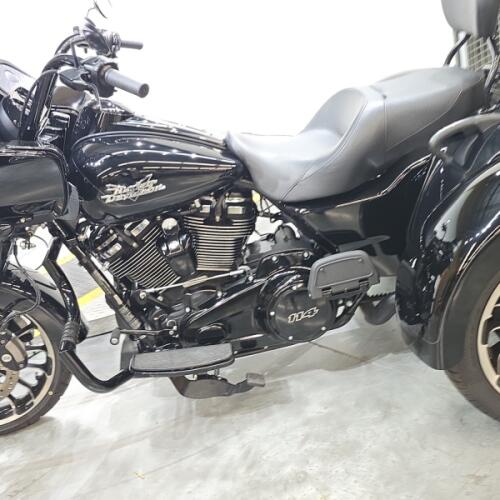 FLTRT 2025 Road Glide® 3 thumb 1