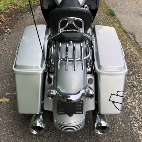 2010 Harley-Davidson® Street Glide® Brilliant Silver Pearl thumb 2
