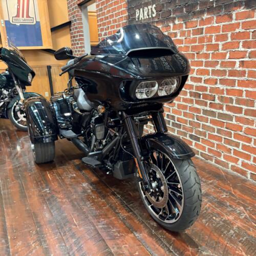 FLTRT 2025 Road Glide® 3 thumb 1