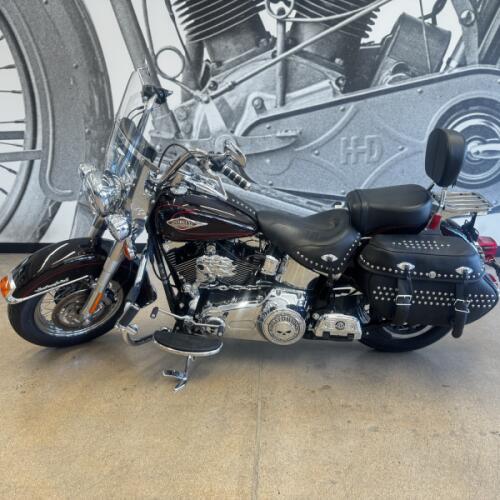 2011 Heritage Softail® Classic FLSTC  thumb 0