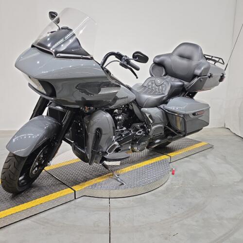 FLTRK 2022 Road Glide® Limited thumb 2