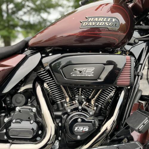 2024 Harley-Davidson® CVO™ Street Glide® Copperhead thumb 2