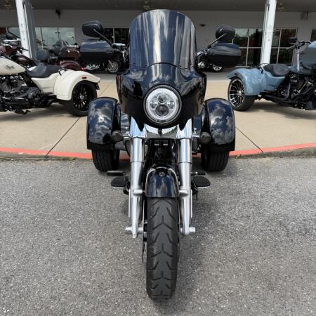 2021 Harley-Davidson® Freewheeler® Vivid Black thumb 0