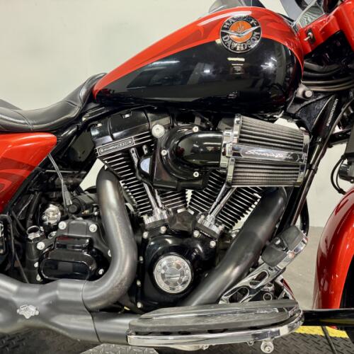 FLHRSE5 2014 CVO™ Road King® thumb 3