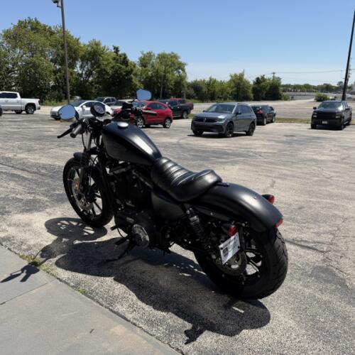 XL 883N 2016 Iron 883™ thumb 1