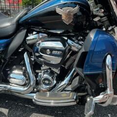  2018 Harley-Davidson Tri Glide® Ultra FLHTCUTG thumb 3