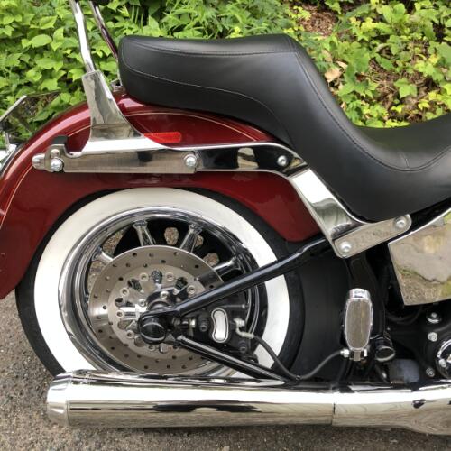 2009 Harley-Davidson® Softail® Deluxe Red Hot Sunglo thumb 2