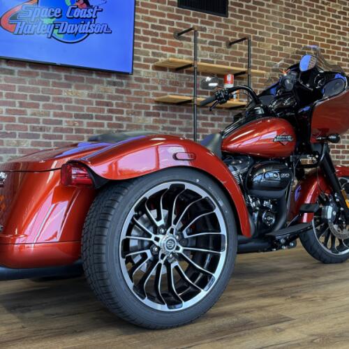 Harley-Davidson® Road Glide® 3 2025 thumb 3