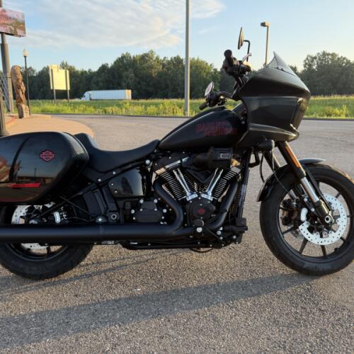 2026 Harley-Davidson® Low Rider™ ST Vivid Black Black Trim thumb 3
