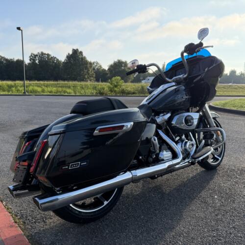 2026 Harley-Davidson® Road Glide™ Enthusiast Collection Midnight Ember thumb 2