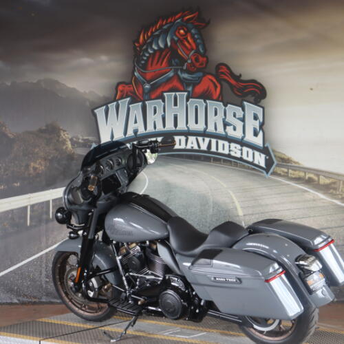 FLHXST 2022 Street Glide® ST thumb 1