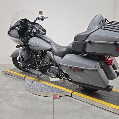 FLTRK 2022 Road Glide® Limited thumb 0