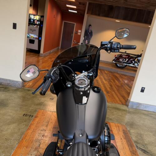 2026 Harley-Davidson® Deadwood™ Black Denim thumb 1