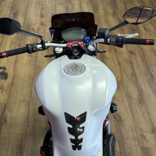 Ducati Monster 821 2015 thumb 0